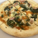 銀の森ショップ - ほうれん草とベーコンのピザ1.080円不味