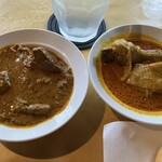 アジャンタ - マトンカレー(左)とチキンカレー(右)