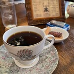 珈琲舎 蔵 - ブレンドコーヒー800円（サービスのクッキー）