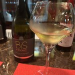 Wine bar BiS - 白(ビス)