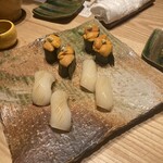 丸萬寿司 - 烏賊と雲丹の握り　追加注文