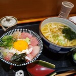 Kyou Suzume - ミニ海鮮丼とかけうどんセット1,490円