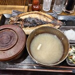 炭火焼干物定食 しんぱち食堂 - 