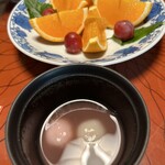 Sakamotoya - デザートはお汁粉とフルーツ、お汁粉は上品な甘さ