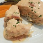 キッチン ブルー グローブ - 更にカットし、ソースを絡めます