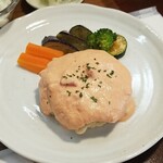 キッチン ブルー グローブ - 海老と里芋のハンバーグのアップ