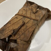 日本料理 晴山 - 鰻ともち米のほう葉蒸し(通販)　◎