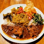 シナモンガーデン 関内店 - カレー2種類プレート(豆とチキン) ¥1300