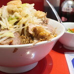 ラーメン二郎 - 汁なし少なめ＋アブラ＋青ネギうずら