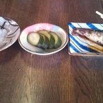 犬若食堂 - 定食の付け合せとしてさんまの煮つけが出てきたので
      早速いただくと思ったよりもあっさりとした味付けで美味しく
      骨まで軟らかく煮てあるので何も残さずぺろりと平らげました。