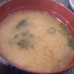 すみれ坂 - 大根とわかめの味噌汁