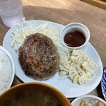 大衆食事処 みよちゃん食堂 三芳藤久保店 - ハンバーグ定食。美味し。