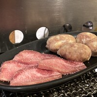 赤身焼肉 かるびあーの 新橋店 - 