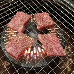 やきにくホルモン 幸心 - 幸福城盛り合わせ　5,500円　特選和牛カイノミ　柔らかいけど肉の歯応えと旨みがあって美味しいです。