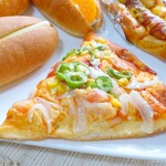 ドン・キホーテ - 2023年1月　パン屋のピザ【税抜190円】