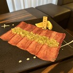 やきにくホルモン 幸心 - ねぎ塩たん　1,375円　これも絶対頼むべき一品。ジューシーで脂がしたたります。