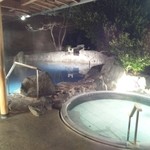 季一遊 - 部屋数の割に露天風呂はゆったり。