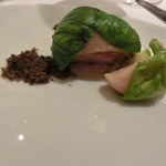 レストランディファランス - 芽キャベツ風のを切ると中から鶏肉が～＼(^o^)／　白ワインで頂きます～(*^。^*)