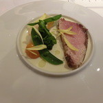 レストランディファランス - 鰤と帆立貝と金柑。脂の適度にのった鰤は赤ワインと合います！
      