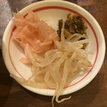 RAMEN TATSUNOYA - 壺に入ったトッピング３種