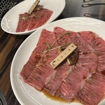 やきにくホルモン 幸心 - 希少部位　和牛ミスジ　1,750円　　とろけます、飲めます。さっと炙るだけで、脂が溢れてきます。