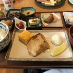 Indigo Home Kitchen Yamateras - メインは和食で、鯛の柚庵焼きなど