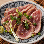 Seared zabuton sashimi (shoulder loin)