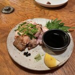 炭火焼食堂 膠 - 