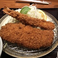 とんかつ まい泉 青山本店 - ロースかつ・車えびフライ(アップ)