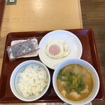Nakau - 目玉焼き朝食みそ汁を京風とん汁に変更