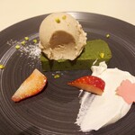 アシエット - デザート、ひとくち食べちゃった！　きなこのアイスクリームに抹茶のムーステリーヌ