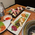 美味しい赤身と最高級ホルモン スーパーホルモン - 