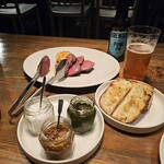 W aoyama The Cellar & Grill - 