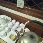 貝掛温泉 - この苦味のあるお茶は目に効果があるそうです。