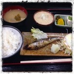 十八番 - お昼の自然薯、焼き魚、目玉焼き定食。