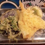 Uogoushou Kodama - 揚げたて　のどぐろ、パセリ、茄子、薩摩芋　カレー塩か山椒塩で食べる