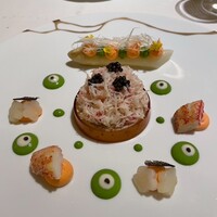 ロオジエ - 北海道産毛ガニとホワイトアスパラガスのロワイヤル　カルダモン風味 クレーム・クリュスタッセ　菜の花のクーリ