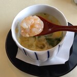 ガーデンレストラン 人形町 今半 - 料理 2.茶碗蒸しのエビ