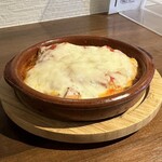 Italian dining Satoru - ■ランチ 本日のおすすめ料理
            鶏もも肉のトマトチーズ焼き ￥980