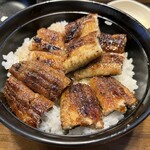 上村うなぎ屋 - ごはんとのバランスが良い「うな丼(中)」は3300円。立地は少々不便ですが観光を兼ねて人吉まで来る価値ありです٩(•̀ω•́٩)≡: