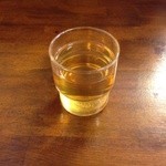 上海わんたん・食彩厨房 - 201402　食彩厨房　お冷は「ジャスミン茶」