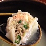 上海わんたん・食彩厨房 - 201402　食彩厨房　★ミックスわんたん（735円）★海老（断面）