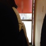 上海わんたん・食彩厨房 - 201402　食彩厨房　お客さんが座ると、こんな感じ（後スペースご参考）