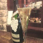 自然派レストラン TERRA - シャンパンをいただく