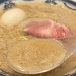 むかん 初台 - 豚骨ラーメン・味玉