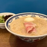 むかん 初台 - 豚骨ラーメン・味玉