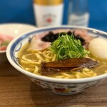 むかん 初台 - 名古屋コーチン（丸鶏）と3種煮干しの塩ラーメン（片口鰯、平子、鯵）