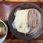 Ramen FeeL - 麺は2種の合い盛りと雲呑皮