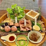 242345991 - 本日のお肉料理桶盛り♡