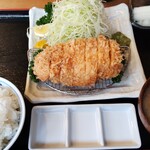 とんかつ いわい - 特選厚切りロースかつ定食（3000円）